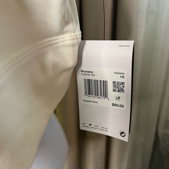 NIKE YOGA Women’s Sports Bra NWT Size 1X- not padded - Picture 2 of 6